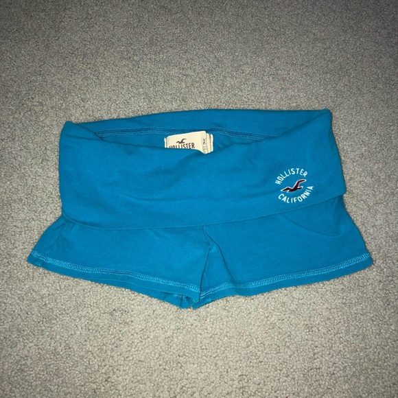Brand new Hollister yoga shorts - Picture 2 of 5